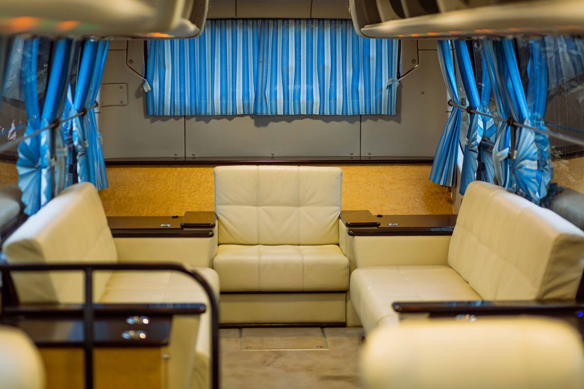 داخل باص VIP